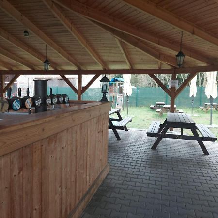 Jince Pivovar Maly Janek - Restaurace, Penzion A Stany מראה חיצוני תמונה