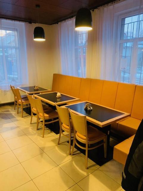 Jince Pivovar Maly Janek - Restaurace, Penzion A Stany מראה חיצוני תמונה