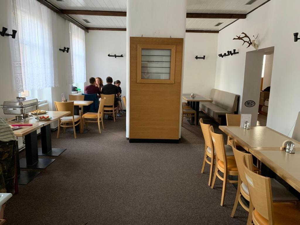 Jince Pivovar Maly Janek - Restaurace, Penzion A Stany מראה חיצוני תמונה